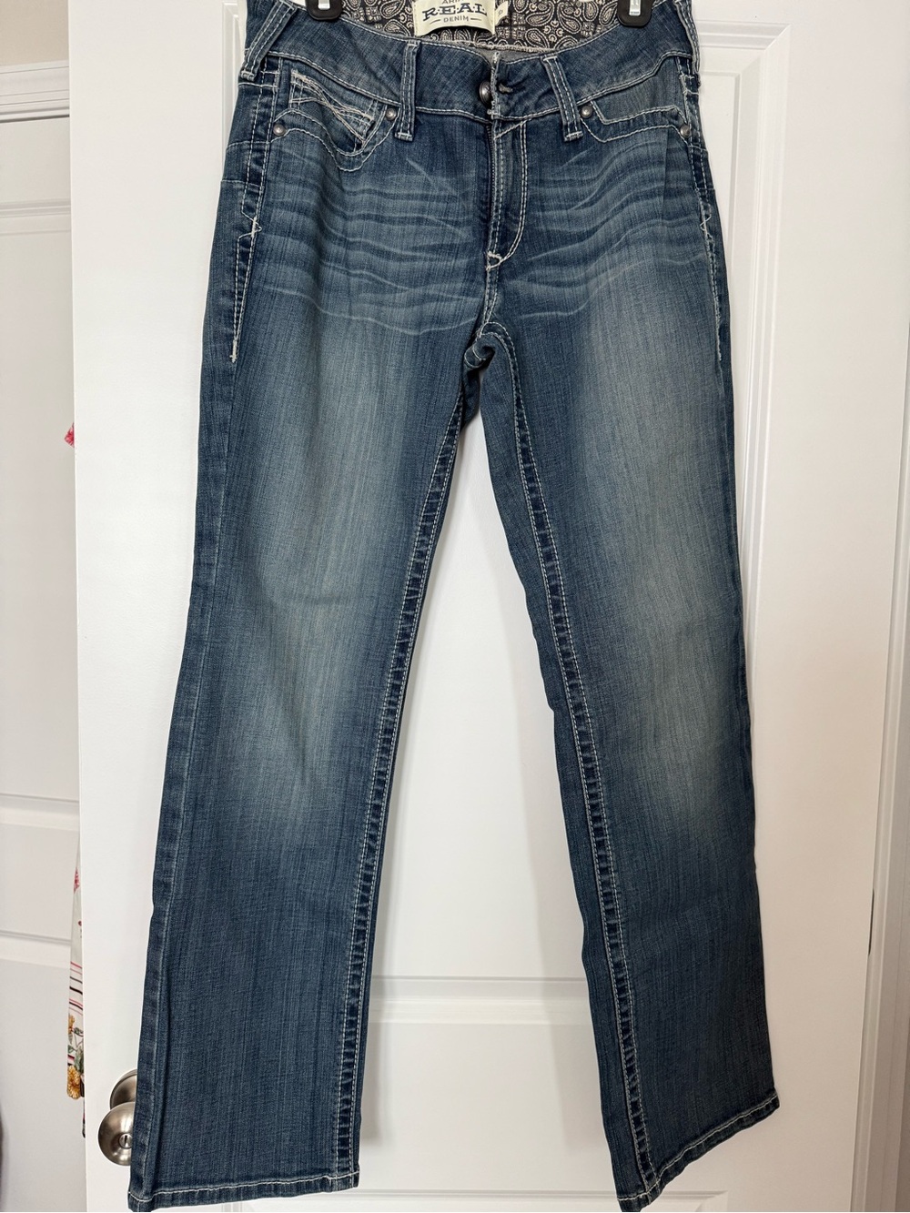 Ariat Women's Straight Leg Jeans in Faded Blue-NWT